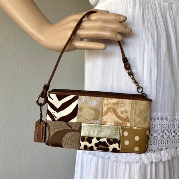 Coach classic canvas wristlet - Picture 7 of 7